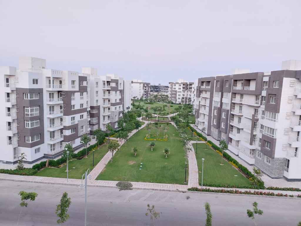 شقة فرش كامل بمدينتي للايجار