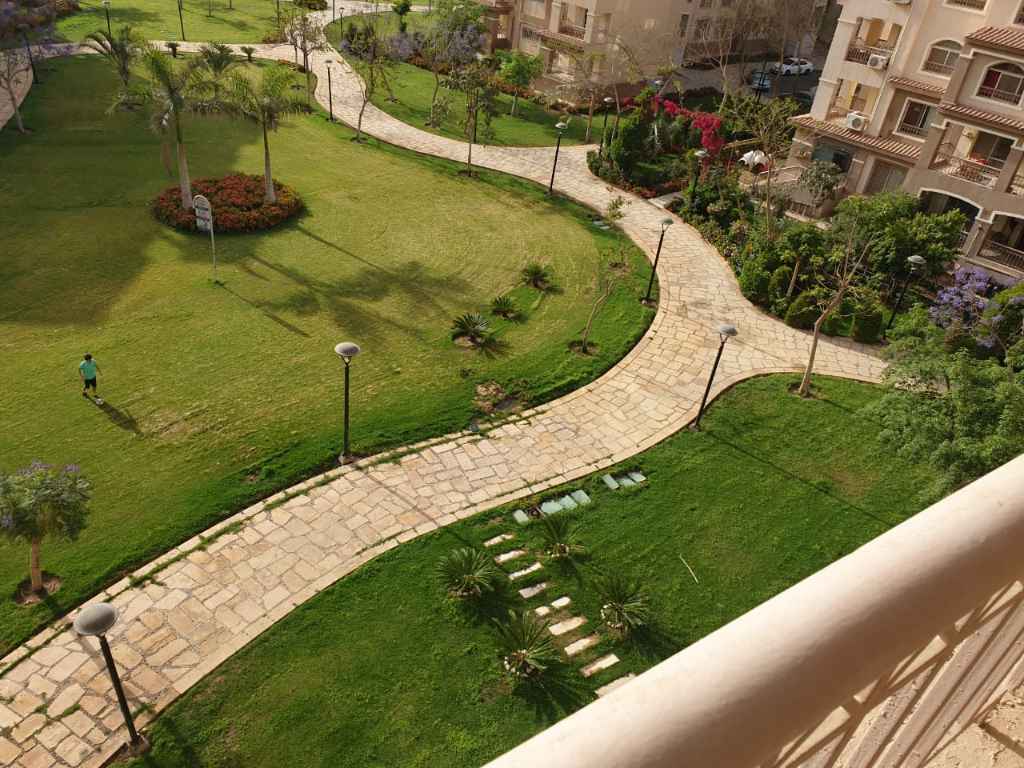 شقة مساحة كبيرة للايجار بمدينتي