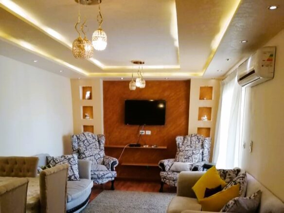 شقة بالفرش للايجار بمدينتي