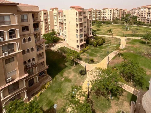 شقة للبيع على جاردن في مدينتي B2