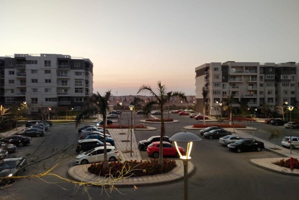 شقة للإيجار بمدينتي B10 – مساحة 96 متر وإطلالة وايد جاردن - تايكون العقاري