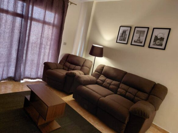 شقة للإيجار مفروشة بالكامل بمدينتي B7 – موقع مميز وتجهيزات حديثة!