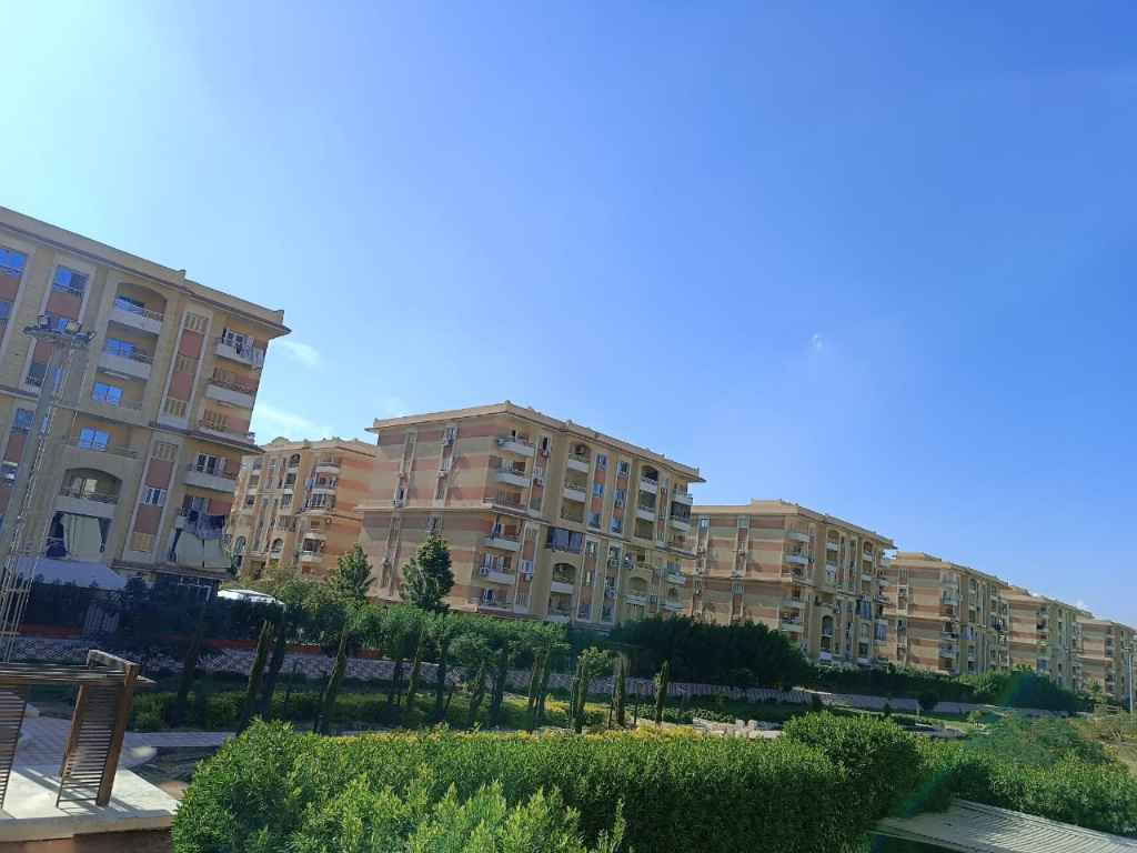 عمارات سكنية حديثة في مدينة المستقبل للقوات المسلحة - القطاع الاستثماري