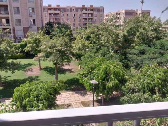 شقة مطلة على الحديقة للبيع كاش في مدينتي B7