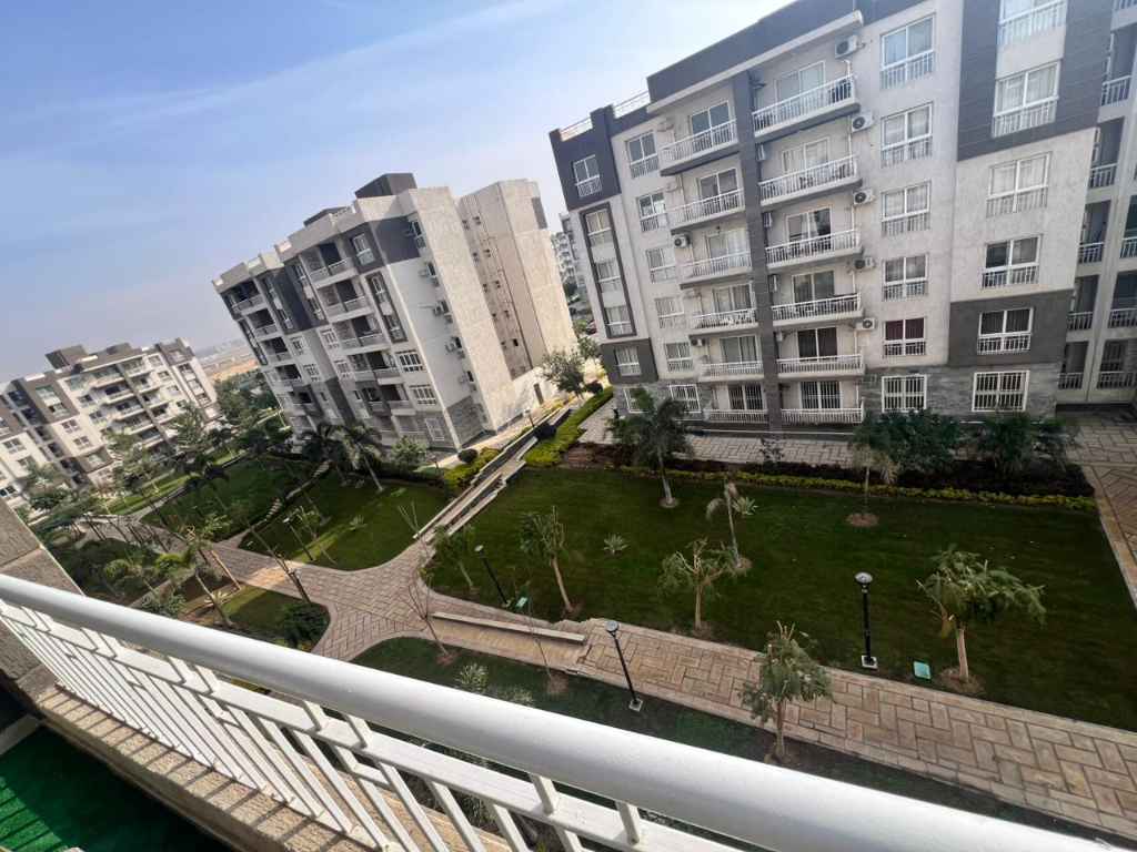 شقة مفروشة للإيجار مدينتي B12