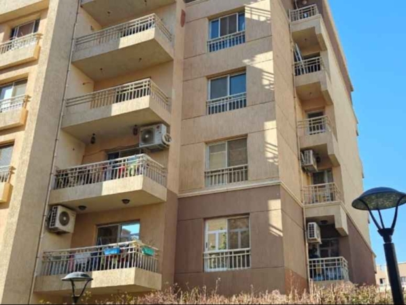 شقة ثلاث غرف بالتقسيط في مدينتي معروضة للبيع بتشطيبات فاخرة