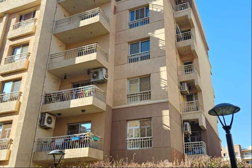 شقة ثلاث غرف بالتقسيط في مدينتي معروضة للبيع بتشطيبات فاخرة