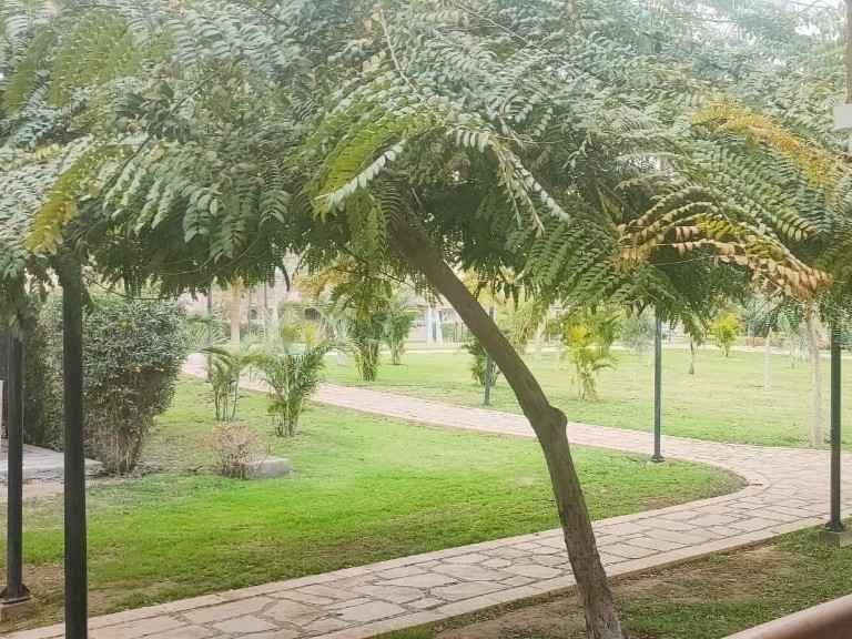 شقة أرضي للبيع بمدينتي في منطقة B2، بمساحة 100 متر وتشطيب ألترا سوبر لوكس.