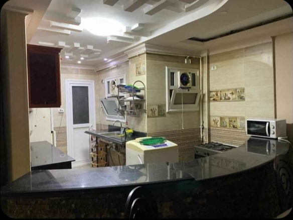 شقة للايجار مفروش أمام نادي مدينتي.