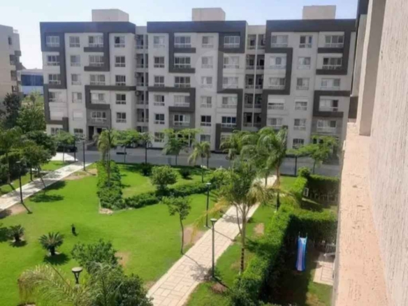 شقة استلام فوري للبيع في مدينتي B12 مساحة 140 متر.