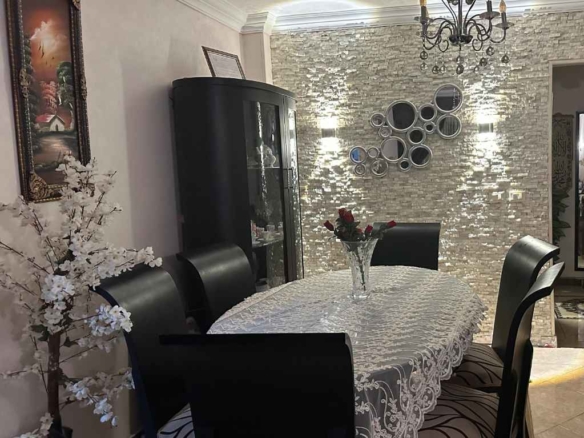 شقة للبيع في مدينة المستقبل تشطيبات خاصه.