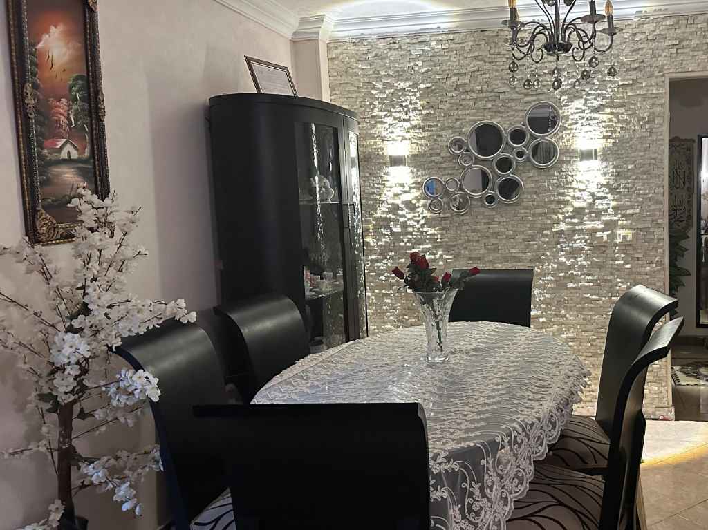 شقة للبيع في مدينة المستقبل تشطيبات خاصه.