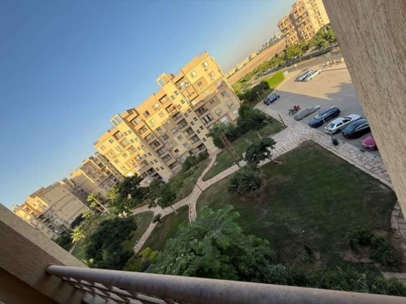 شقة أول سكن للبيع في مدينتي B6.