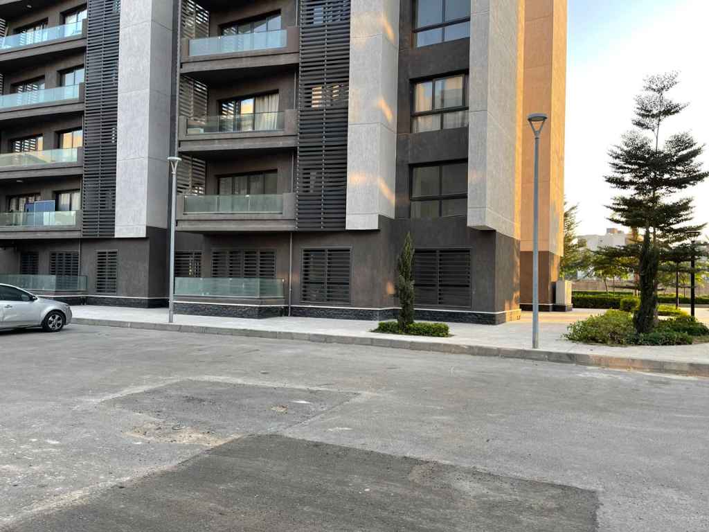 شقة أرضي للبيع في مدينتي B15 مساحة 96م فيو شارع