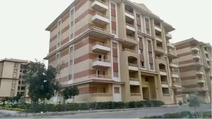 شقة فاخرة للبيع بمدينة المستقبل استثماري القصر