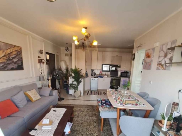 ريسبشن ومطبخ أمريكاني في شقة 131م للبيع كاش بمدينتي B15.