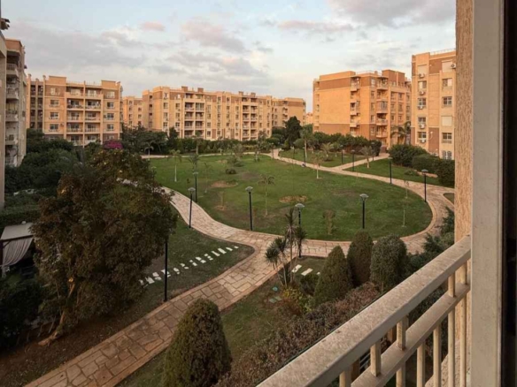 شقة 116م للبيع كاش بمدينتي B11 بفيو جاردن.