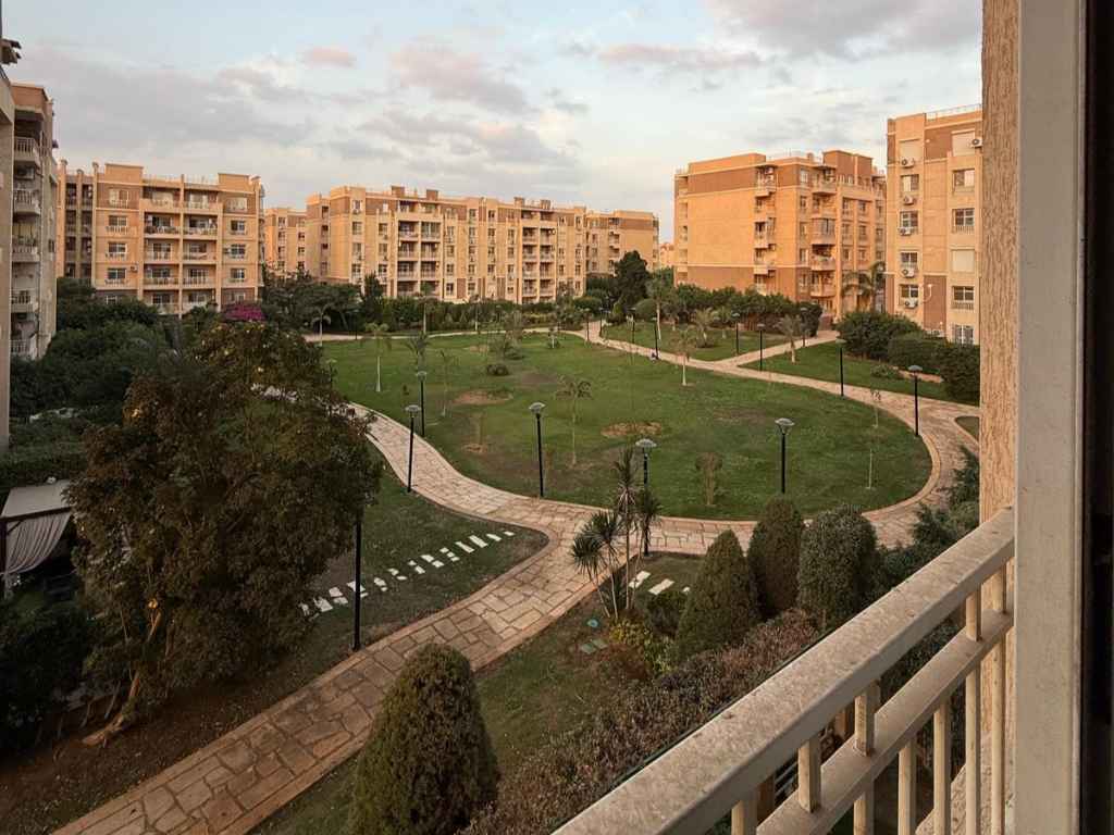 شقة 116م للبيع كاش بمدينتي B11 بفيو جاردن.