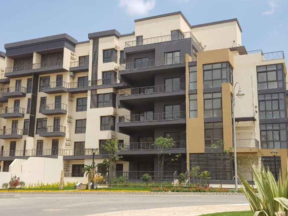 شقة 78م للبيع بالتقسيط بمدينتي B8 بجوار النادي.