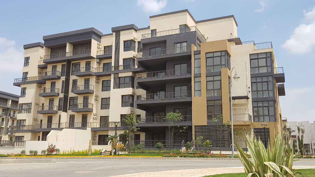 شقة 78م للبيع بالتقسيط بمدينتي B8 بجوار النادي.