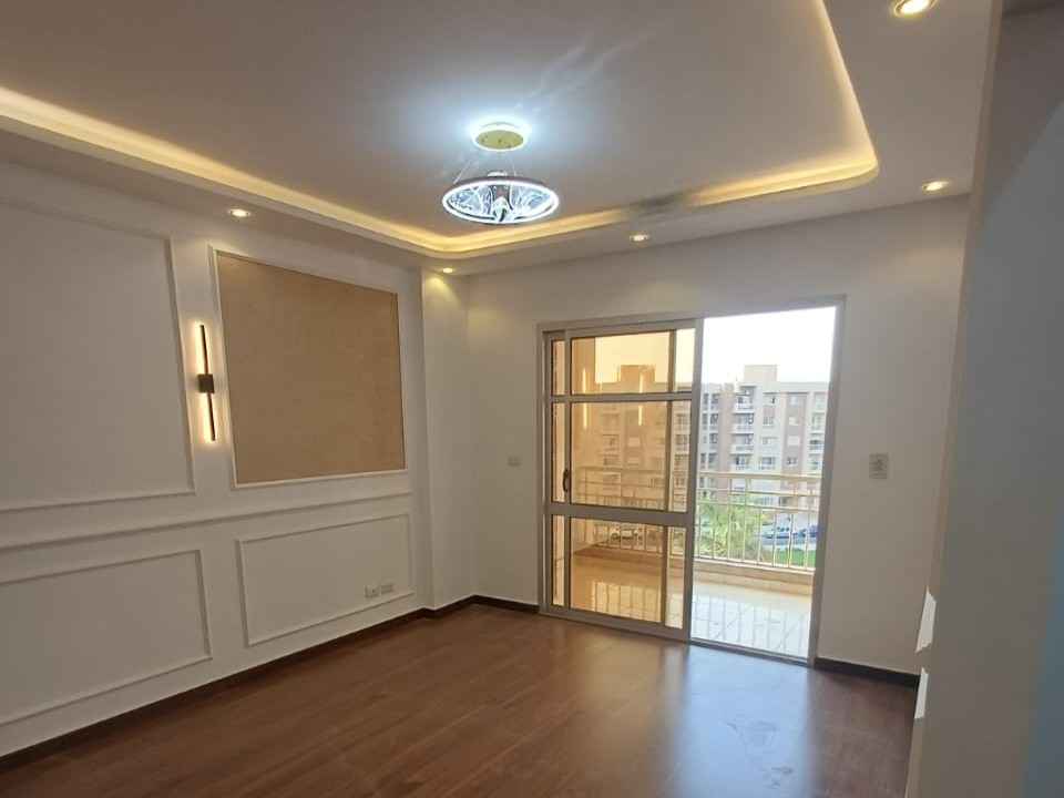 شقة للبيع بمدينتي فيو وايد جاردن بحري في B11.