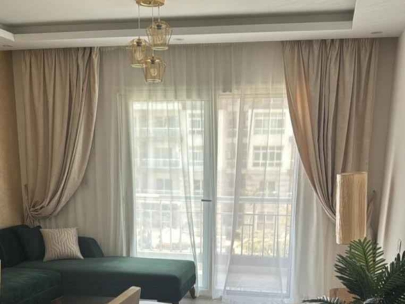 شقة للبيع كاش بمدينتي B12 بالفرش والأجهزة الكهربائية.