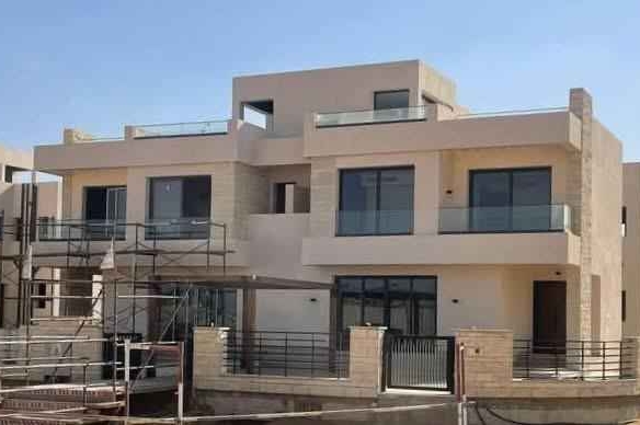 فيلا تاون هاوس للبيع في مدينة نور عقد قديم