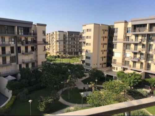 للبيع بمدينتي شقة حجز 2023 بجوار النادي في B8.